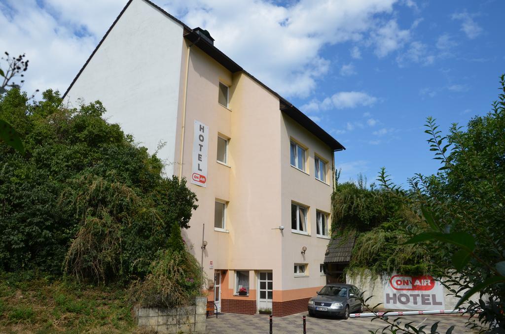 On Air Hotel Ostopovice Eksteriør billede