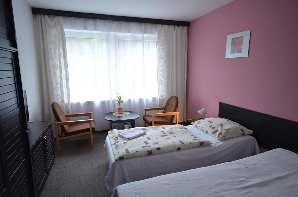 On Air Hotel Ostopovice Eksteriør billede